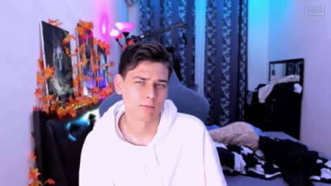 Foxicfu online show from October 2, 6:48 pm