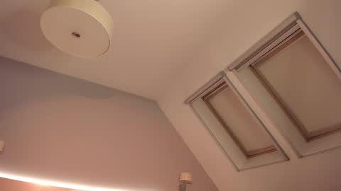 Snapshot of foxie_kiss chatting on October 18, 3:24 pm Hello world Feel free to follow online show from October 18, 3:24 pm
