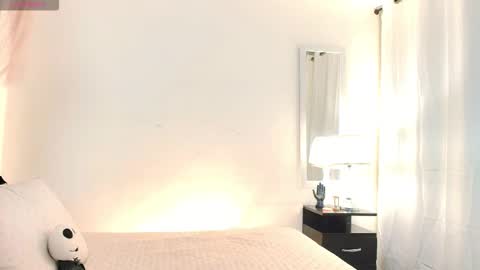 Snapshot of foxmegann chatting on January 9, 11:39 pm MeganFoxxy online show from January 9, 11:39 pm