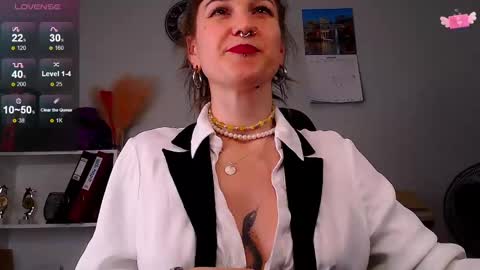 Snapshot of foxrinehelen chatting on February 17, 3:09 pm Helen - My streams are Monday - Friday at 8 AM NY time online show from February 17, 3:09 pm