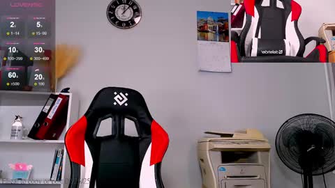 Snapshot of foxrinehelen chatting on February 25, 4:53 pm Helen - My streams are Monday - Friday at 8 AM NY time online show from February 25, 4:53 pm