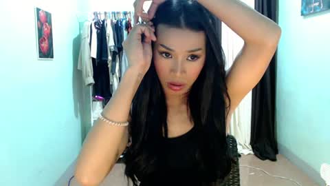 Snapshot of foxxygirly_ chatting on June 24, 12:04 pm Eva Violet online show from June 24, 12:04 pm
