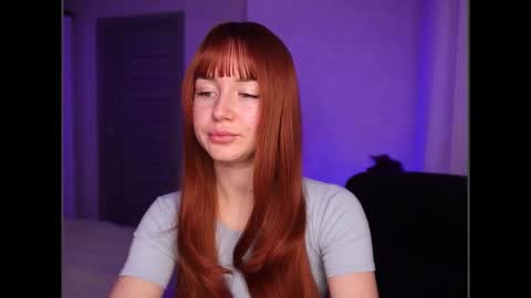 Snapshot of foxxyjulina chatting on April 7, 9:59 pm FoxxyJulina online show from April 7, 9:59 pm