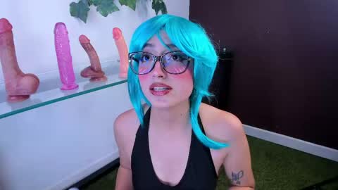 Snapshot of foxy_aleja chatting on May 16, 6:07 pm foxy_aleja online show from May 16, 6:07 pm