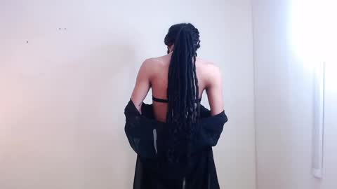 Ella online show from October 10, 3:44 pm