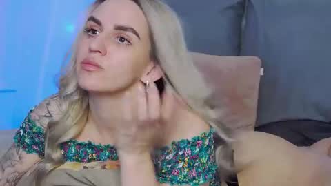 Foxy Kimmi online show from March 14, 6:30 am