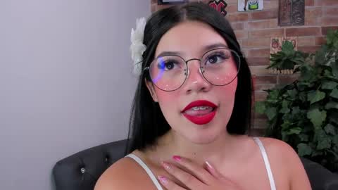 Loren online show from April 8, 11:10 am