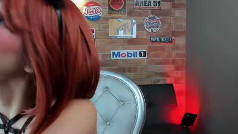 Snapshot of foxy_rhenna chatting on November 15, 11:07 am Miss Rhenna online show from November 15, 11:07 am