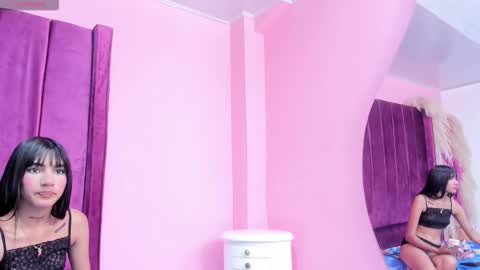 foxyhillx online show from December 15, 5:50 pm