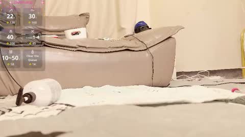 yiyi online show from April 18, 11:58 am