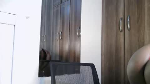 Kayla online show from December 16, 2:27 am