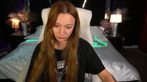 Maya online show from November 7, 9:15 pm