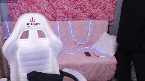 Maya online show from April 13, 4:18 am