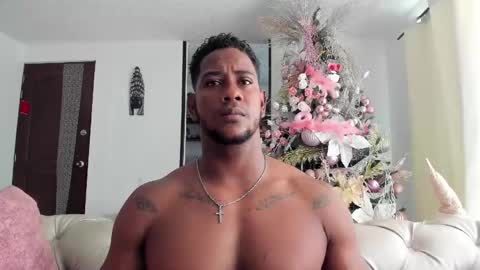 Snapshot of fraiderbrown chatting on December 10, 4:27 pm IM FRAIDER online show from December 10, 4:27 pm