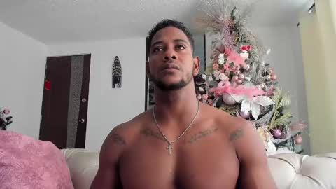 Snapshot of fraiderbrown chatting on December 12, 1:39 pm IM FRAIDER online show from December 12, 1:39 pm