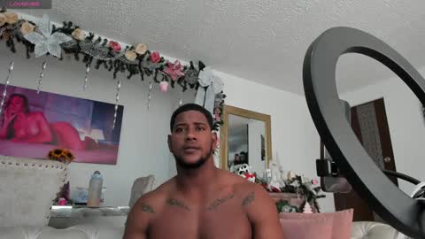 Snapshot of fraiderbrown chatting on January 9, 5:33 pm IM FRAIDER online show from January 9, 5:33 pm