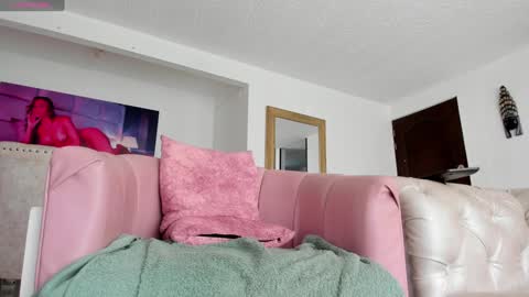 Snapshot of fraiderbrown chatting on January 16, 7:20 pm IM FRAIDER online show from January 16, 7:20 pm