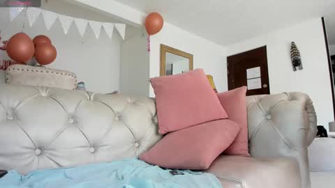 Snapshot of fraiderbrown chatting on February 13, 6:27 pm IM FRAIDER online show from February 13, 6:27 pm