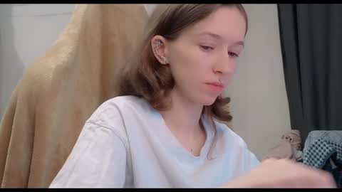 fran_bow online show from January 29, 7:46 am