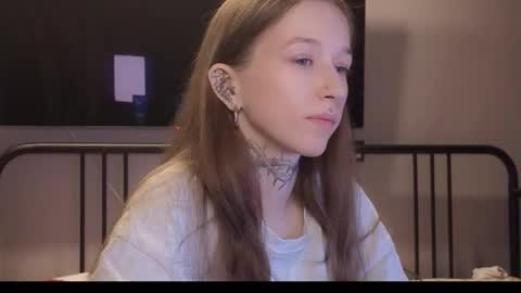 fran_bow online show from March 11, 6:47 pm