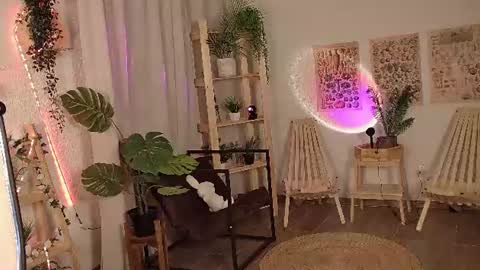 Snapshot of francescacavaliere chatting on June 11, 1:20 pm Francesca online show from June 11, 1:20 pm