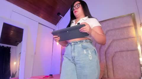 Snapshot of francheska121 chatting on June 2, 6:54 pm francheska121 online show from June 2, 6:54 pm