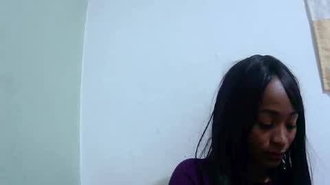 Snapshot of francine925426 chatting on June 14, 5:59 pm francine925426 online show from June 14, 5:59 pm