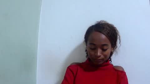 Snapshot of francine925426 chatting on June 21, 7:16 pm francine925426 online show from June 21, 7:16 pm
