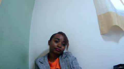 Snapshot of francine925426 chatting on July 8, 6:29 am francine925426 online show from July 8, 6:29 am