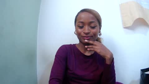 Snapshot of francine925426 chatting on July 13, 7:00 am francine925426 online show from July 13, 7:00 am