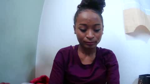 Snapshot of francine925426 chatting on July 28, 8:10 am francine925426 online show from July 28, 8:10 am