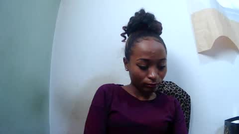 Snapshot of francine925426 chatting on July 28, 11:17 am francine925426 online show from July 28, 11:17 am
