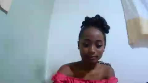 Snapshot of francine925426 chatting on July 28, 6:42 pm francine925426 online show from July 28, 6:42 pm