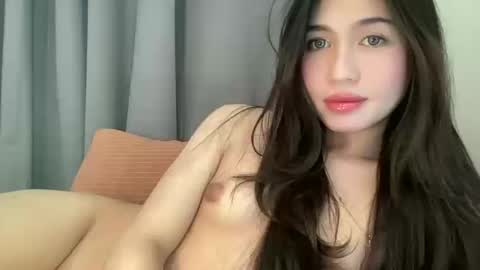 Snapshot of francine_moore chatting on October 8, 3:48 am Francine online show from October 8, 3:48 am