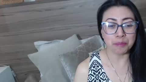 Snapshot of francisca_vera chatting on June 30, 7:59 pm francisca_vera online show from June 30, 7:59 pm