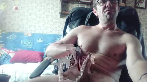 Snapshot of franck143544 chatting on January 4, 12:27 pm franck143544 online show from January 4, 12:27 pm