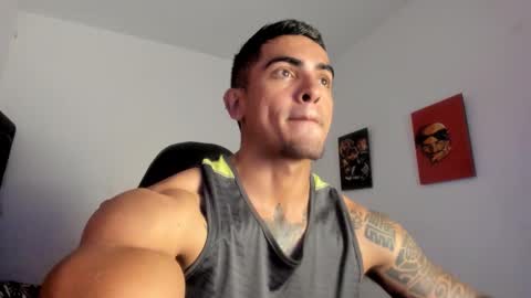 Snapshot of franco_ruiz_ chatting on December 16, 12:26 am franco online show from December 16, 12:26 am