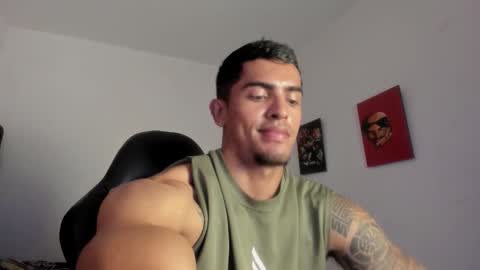 Snapshot of franco_ruiz_ chatting on February 15, 2:19 am franco online show from February 15, 2:19 am