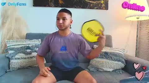 Snapshot of francobeta_11 chatting on April 16, 5:36 pm franco online show from April 16, 5:36 pm