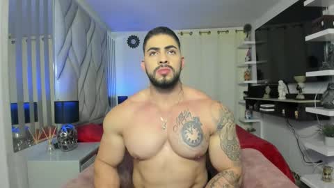 frank_foxx1 online show from April 22, 2:58 am