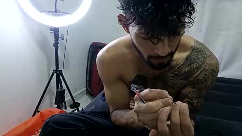 frankdanielsmolano online show from May 30, 12:41 am