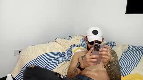 frankdanielsmolano online show from June 16, 7:22 am