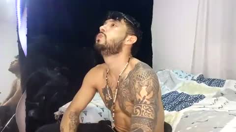 frankdanielsmolano online show from July 16, 4:29 am