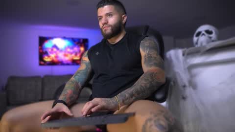 Frank Farrell. Hey remember to give me a thumbs up Ty online show from October 28, 3:43 am