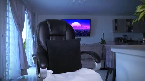 Frank Farrell. Hey remember to give me a thumbs up Ty online show from February 19, 9:55 pm