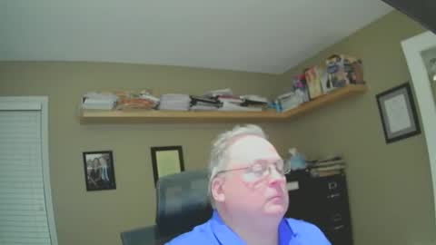 Snapshot of frankie6207 chatting on January 19, 7:04 am frankie6207 online show from January 19, 7:04 am