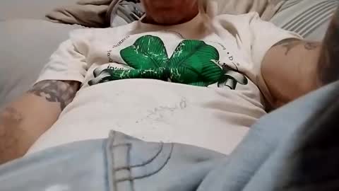 Snapshot of frankieblueeyes30 chatting on October 28, 7:56 am Blue eyed tatted Daddy online show from October 28, 7:56 am