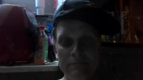 Snapshot of franklyzappa chatting on December 27, 12:01 pm Girth Brookes online show from December 27, 12:01 pm