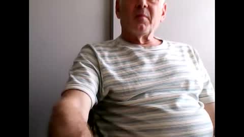 frannkboy61 online show from May 4, 2:02 pm