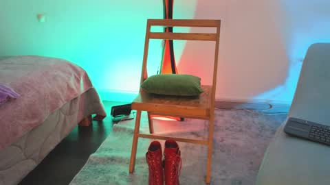 Fransheska online show from April 12, 11:48 am